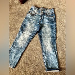 NWOT No Boundaries Crops. Sz. 11